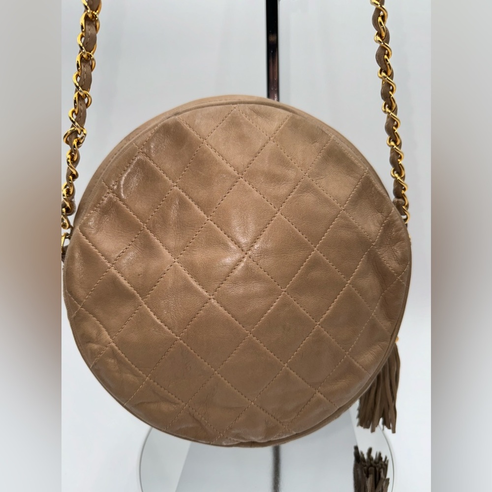 Chanel-Authentic-Vintage- Round Tassel Crossbody Bag Quited Gold matelasse chain